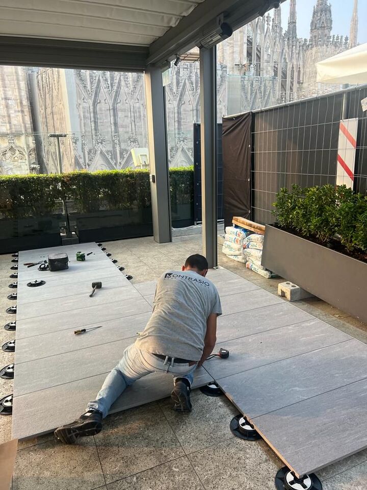 The restoration of the Rinascente terrace in Piazza Duomo in Milan